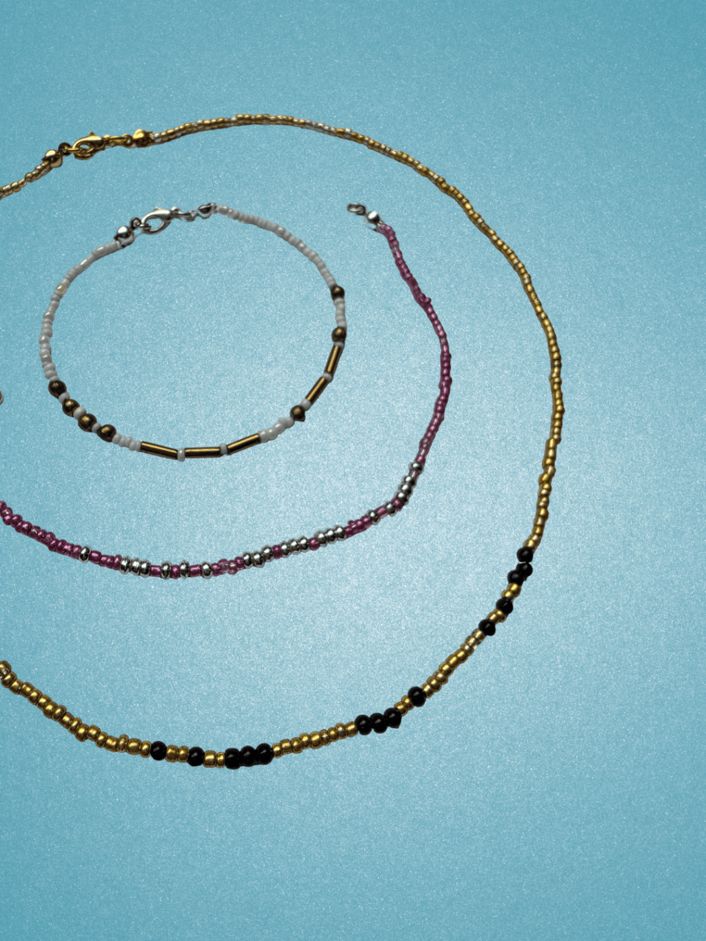 The language hidden in beads